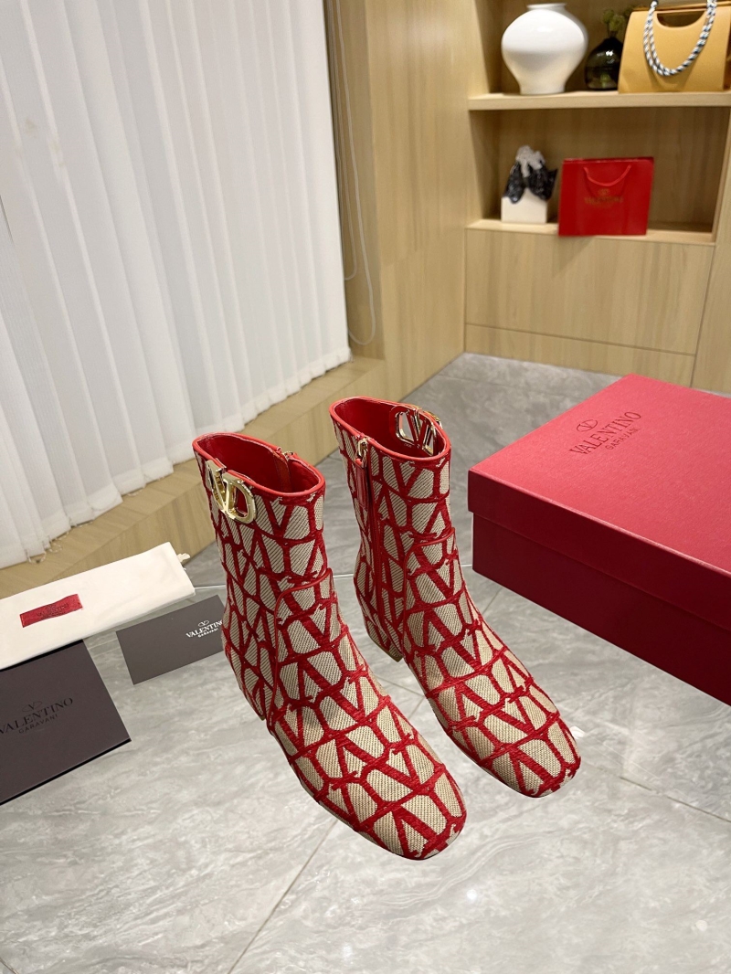 Va1e*ntin0 boots